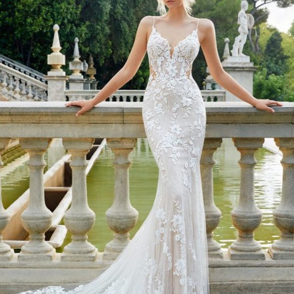 Enzoani Love Alara Fit and Flare Wedding Dress - Picture 1 of 11